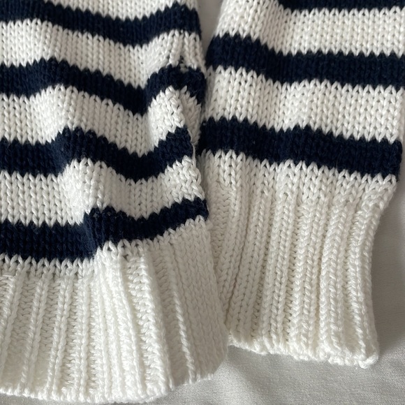 American Eagle, Navy and a white striped sweater. Size Medium - Picture 3 of 7